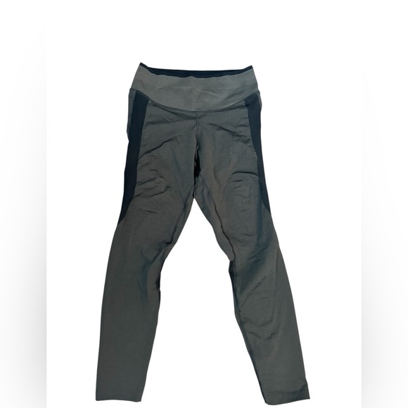 Lululemon Seamless Mesh High-Rise Training Tight 25"
Graphite Grey
A247 - Picture 4 of 8